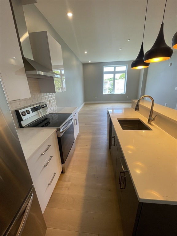 60 Cross Street East # 308