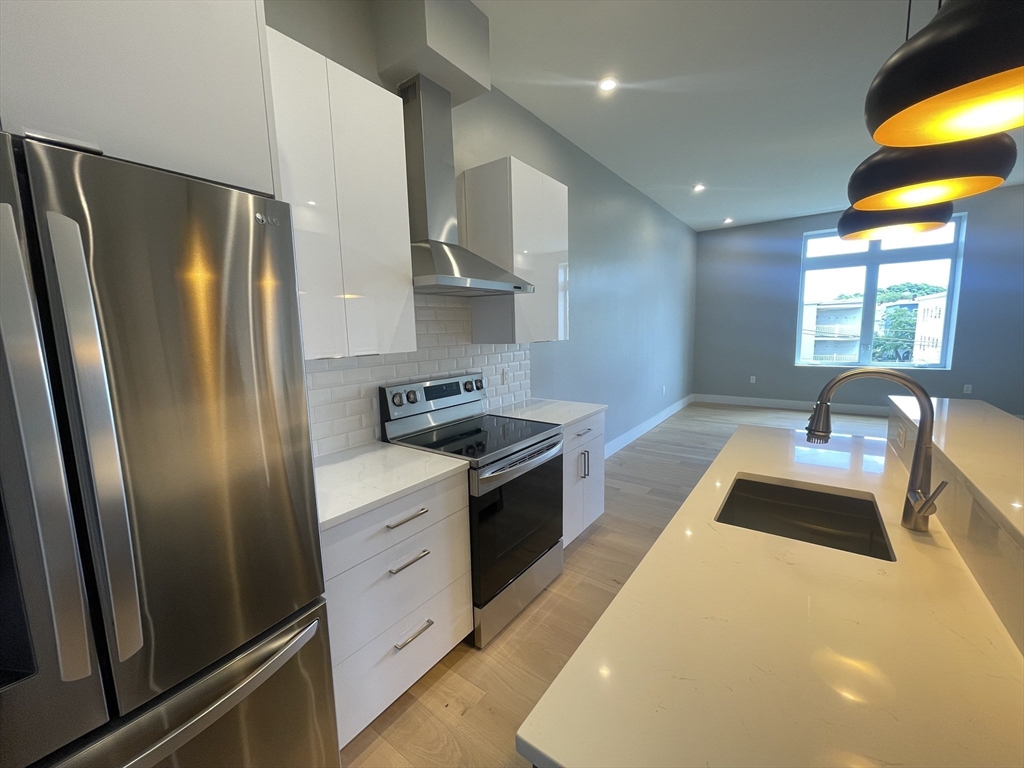 60 Cross Street East # 308