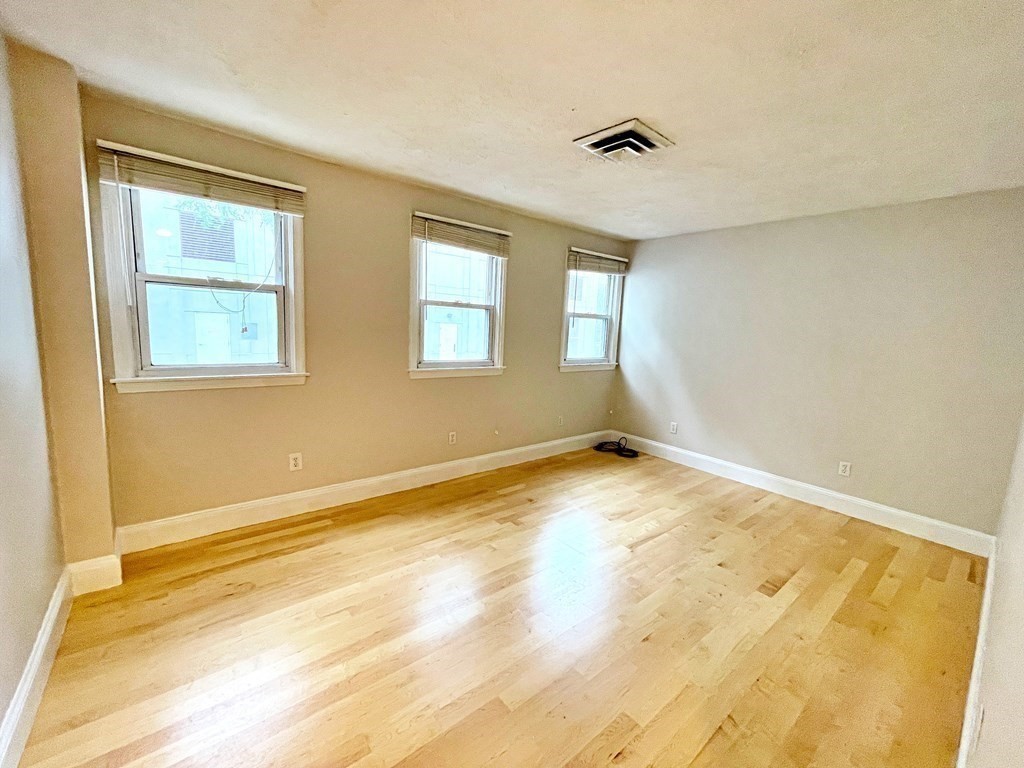 182 Cottage St # 101