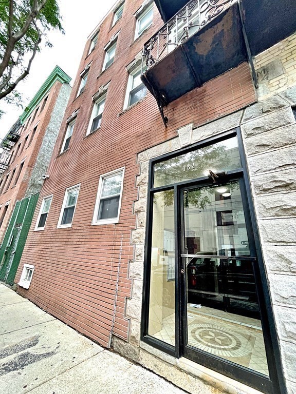 182 Cottage St # 101