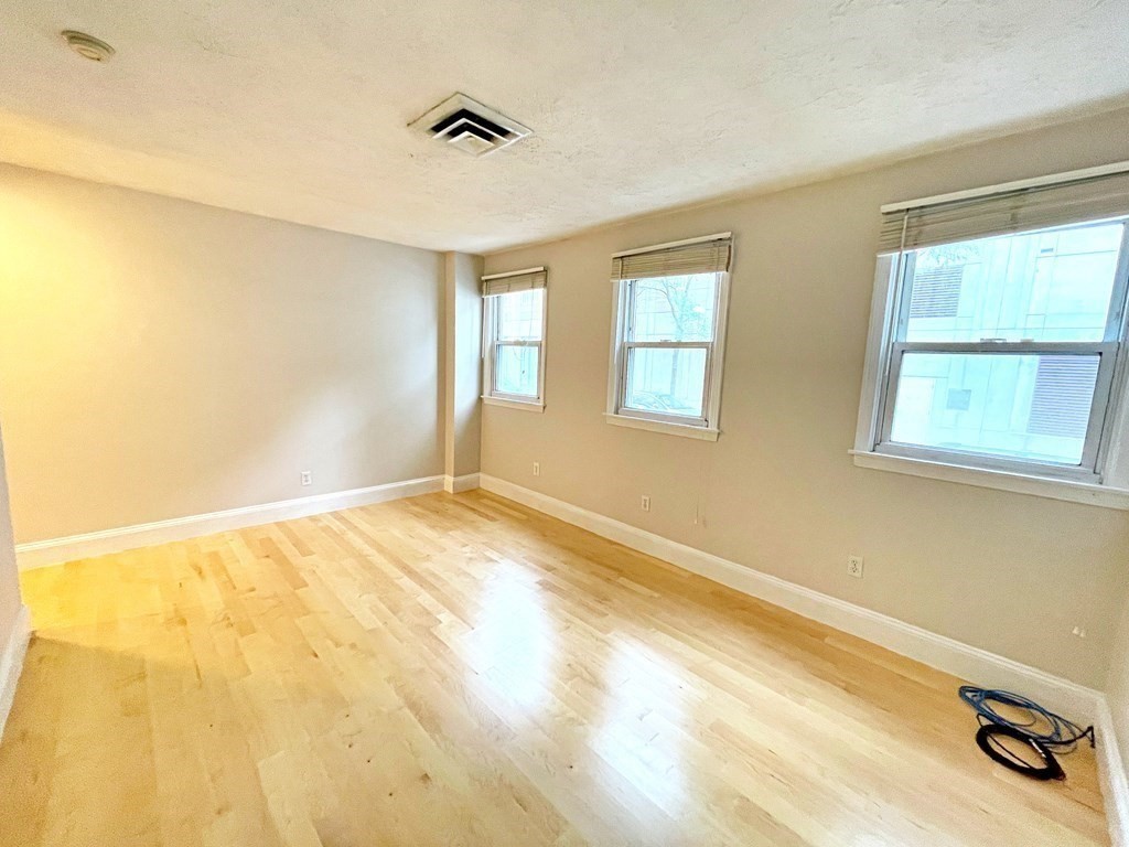 182 Cottage St # 101