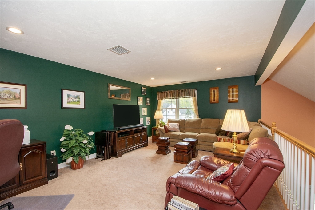 53 Hemlock Cir # 53
