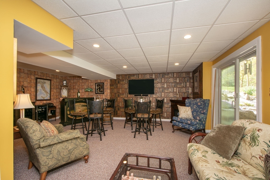 53 Hemlock Cir # 53