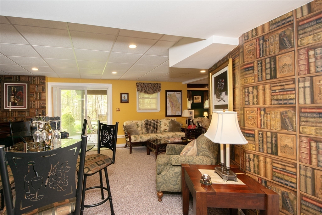 53 Hemlock Cir # 53