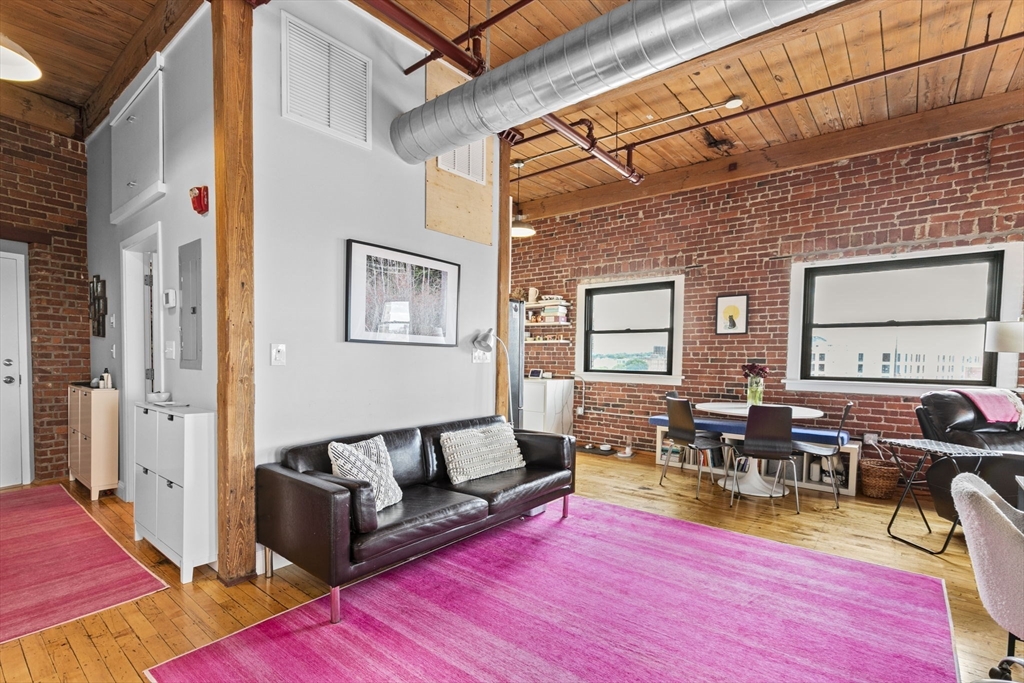 244 Brighton Ave # 402