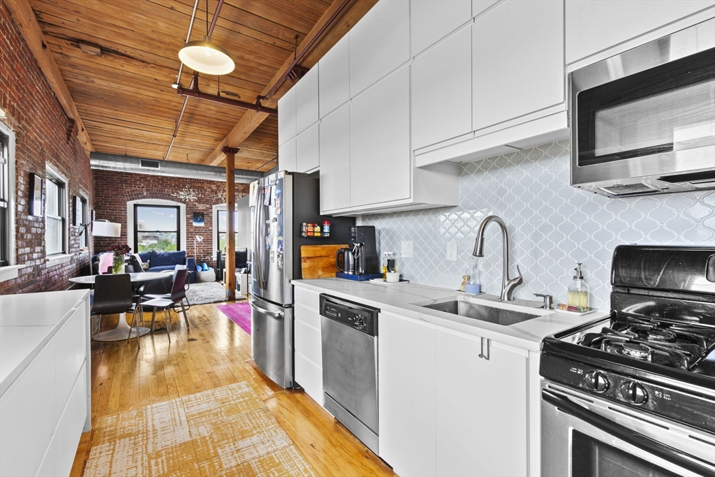 244 Brighton Ave # 402