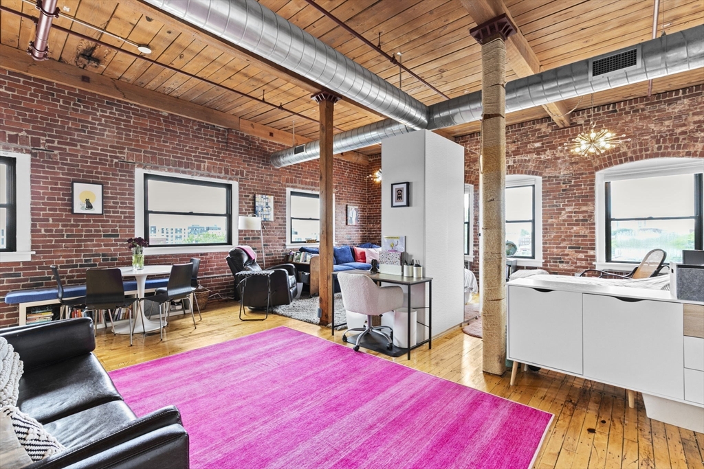 244 Brighton Ave # 402