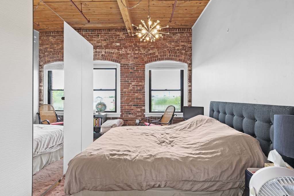 244 Brighton Ave # 402