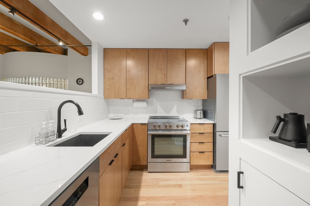 33 Sleeper St # 208