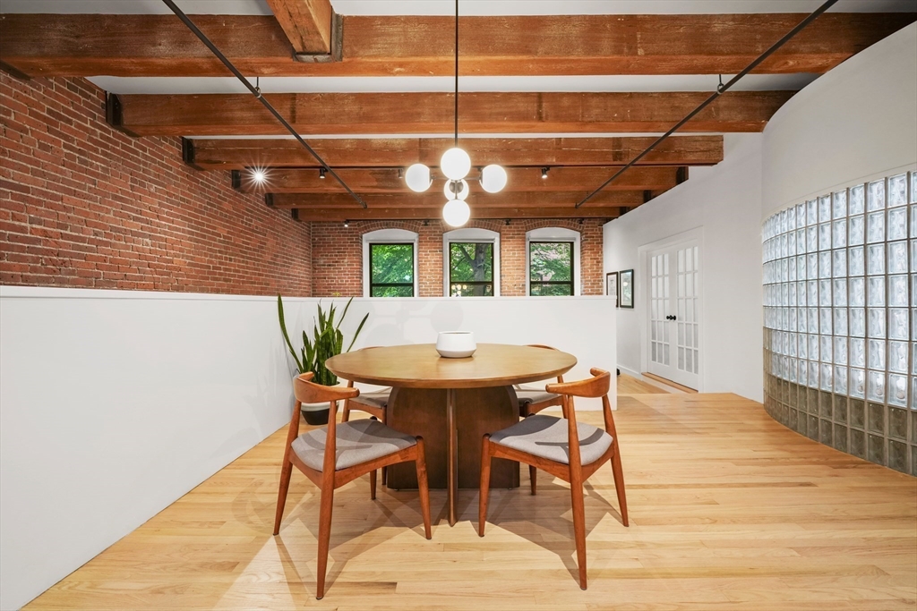 33 Sleeper St # 208