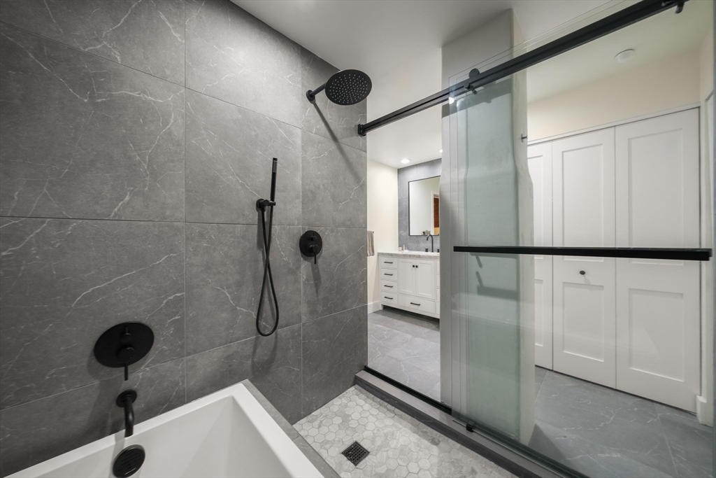 33 Sleeper St # 208