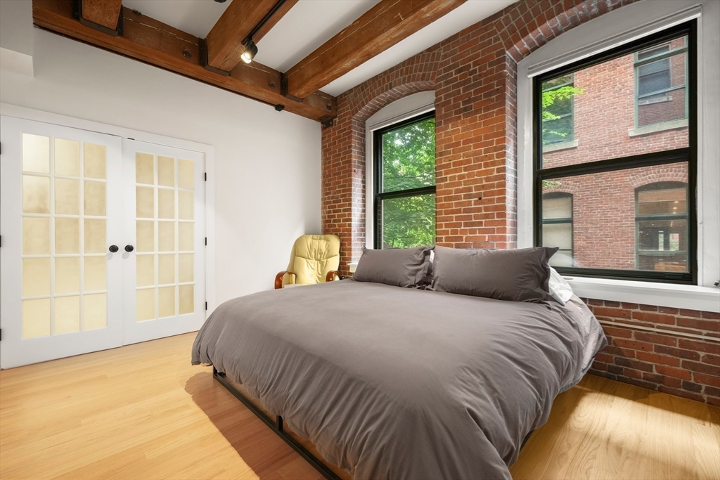 33 Sleeper St # 208