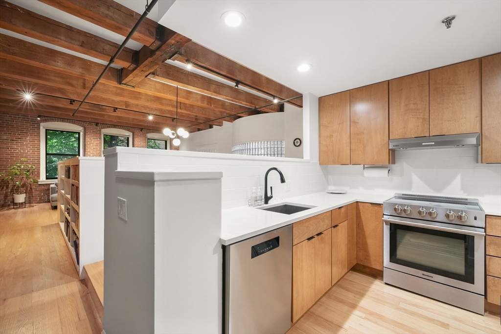 33 Sleeper St # 208