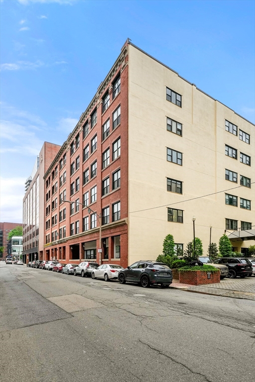 33 Sleeper St # 208