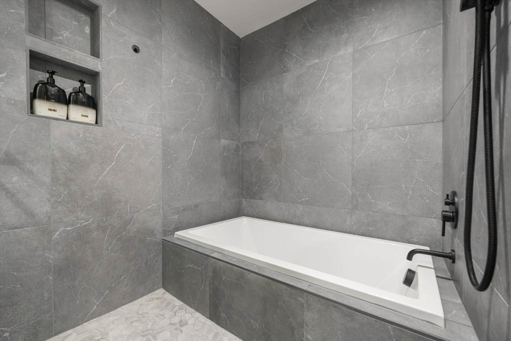 33 Sleeper St # 208