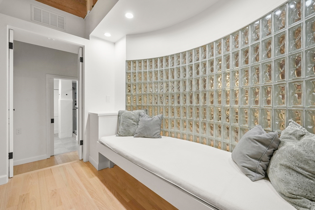 33 Sleeper St # 208