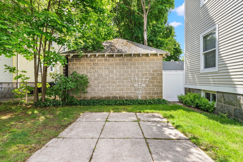 77 Houston Ave