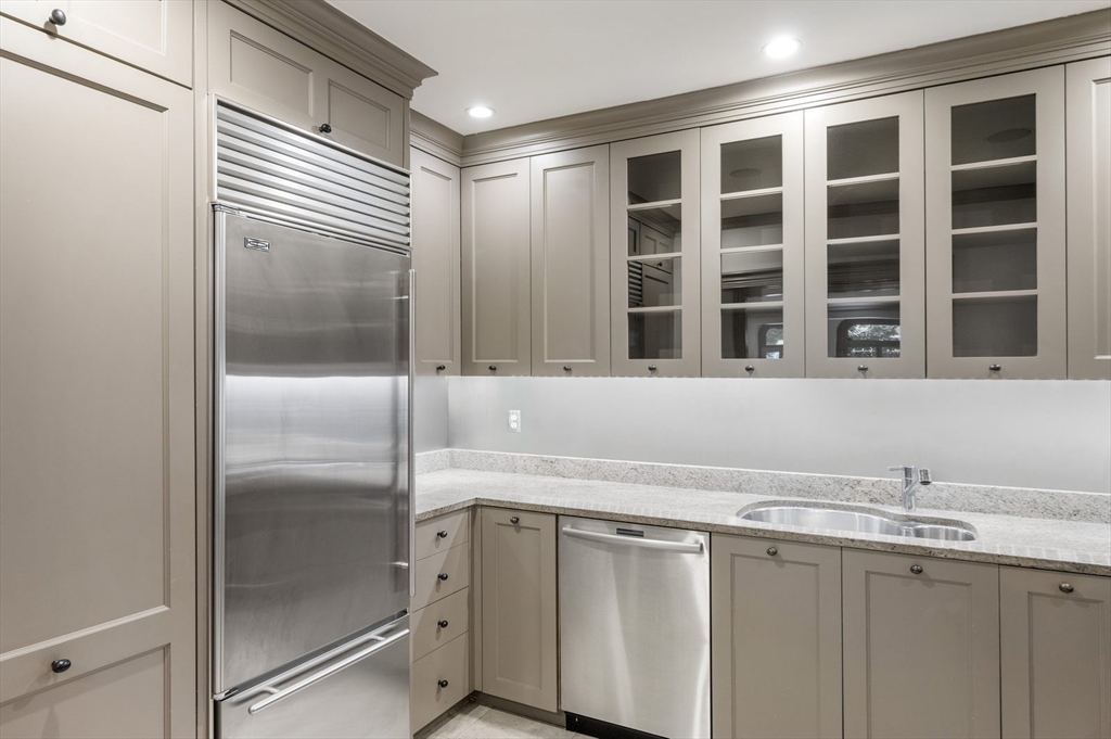 171 Marlborough St # 1