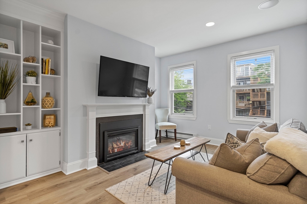 41 Swallow St # 2