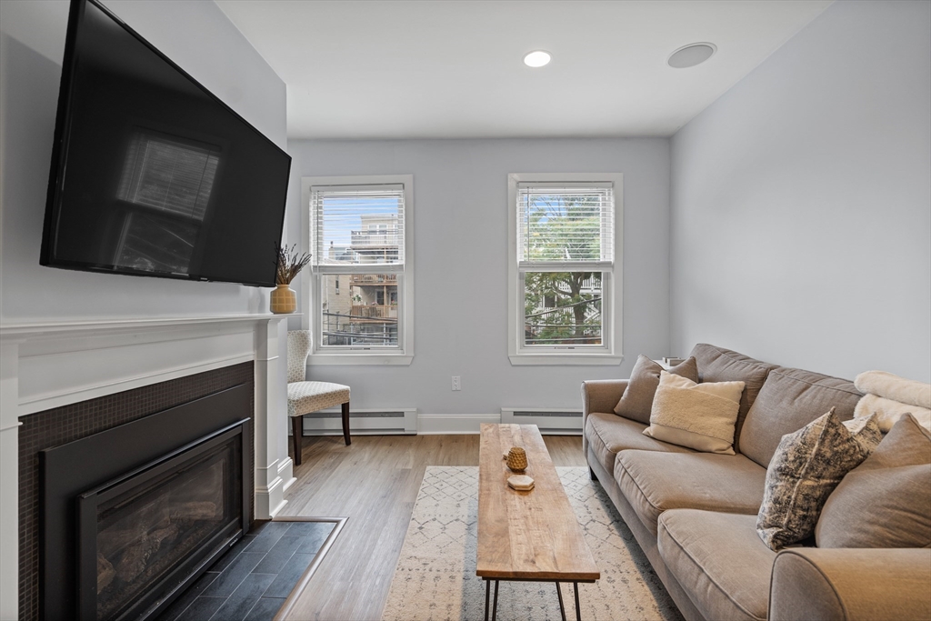 41 Swallow St # 2
