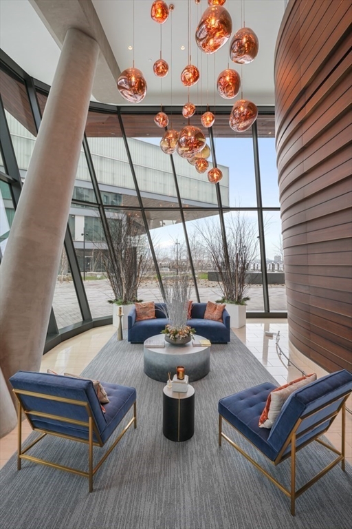 300 Pier 4 Blvd # 3I