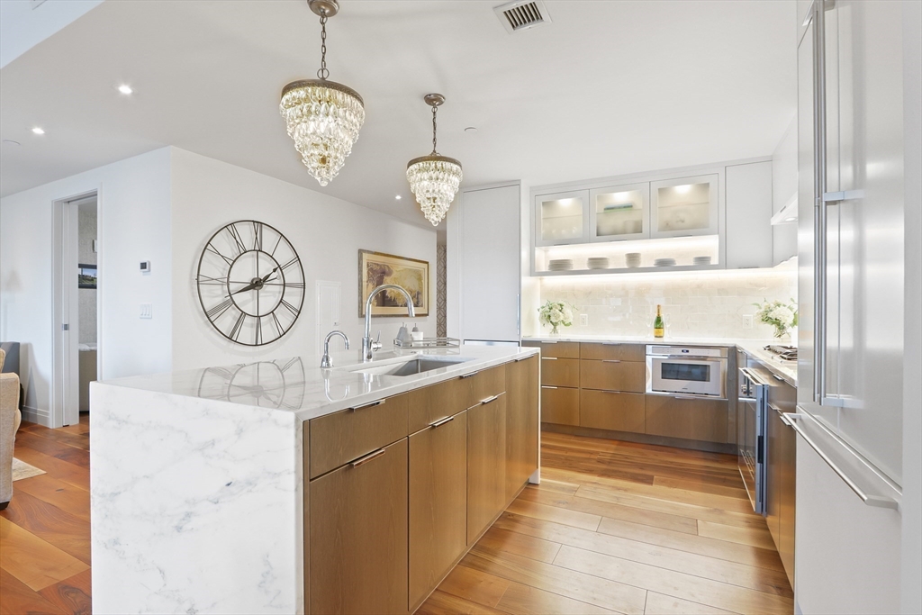 300 Pier 4 Blvd # 3I