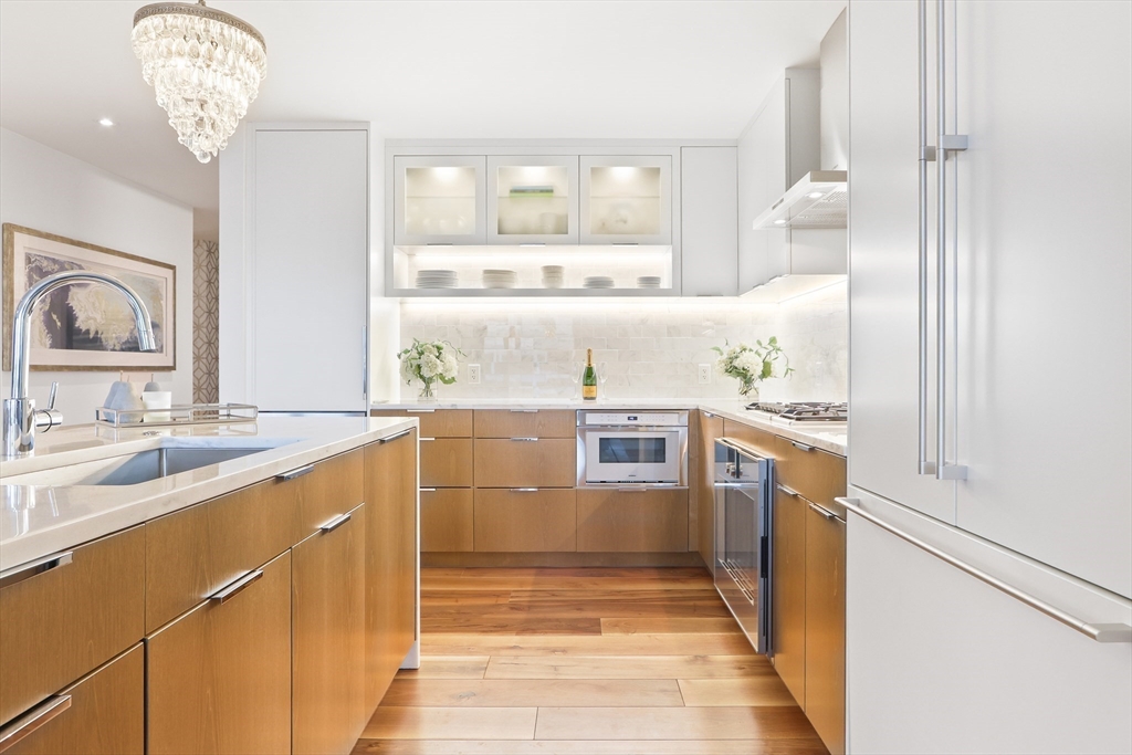 300 Pier 4 Blvd # 3I