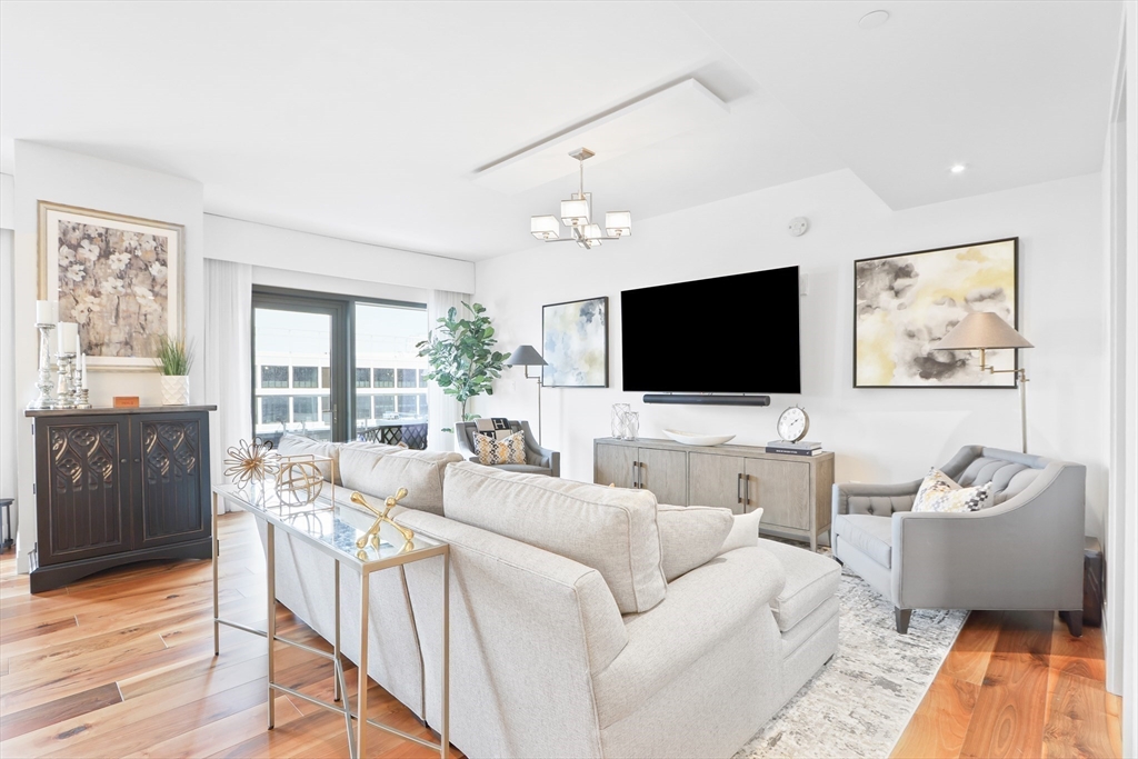 300 Pier 4 Blvd # 3I