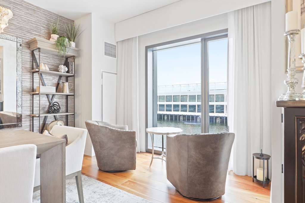 300 Pier 4 Blvd # 3I