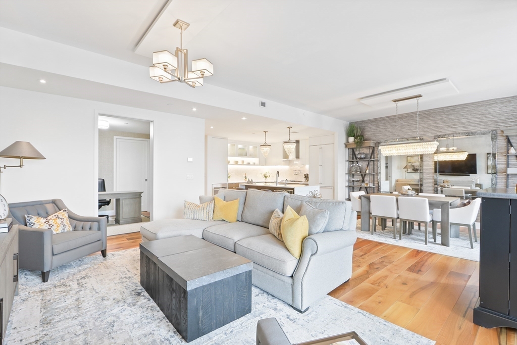 300 Pier 4 Blvd # 3I