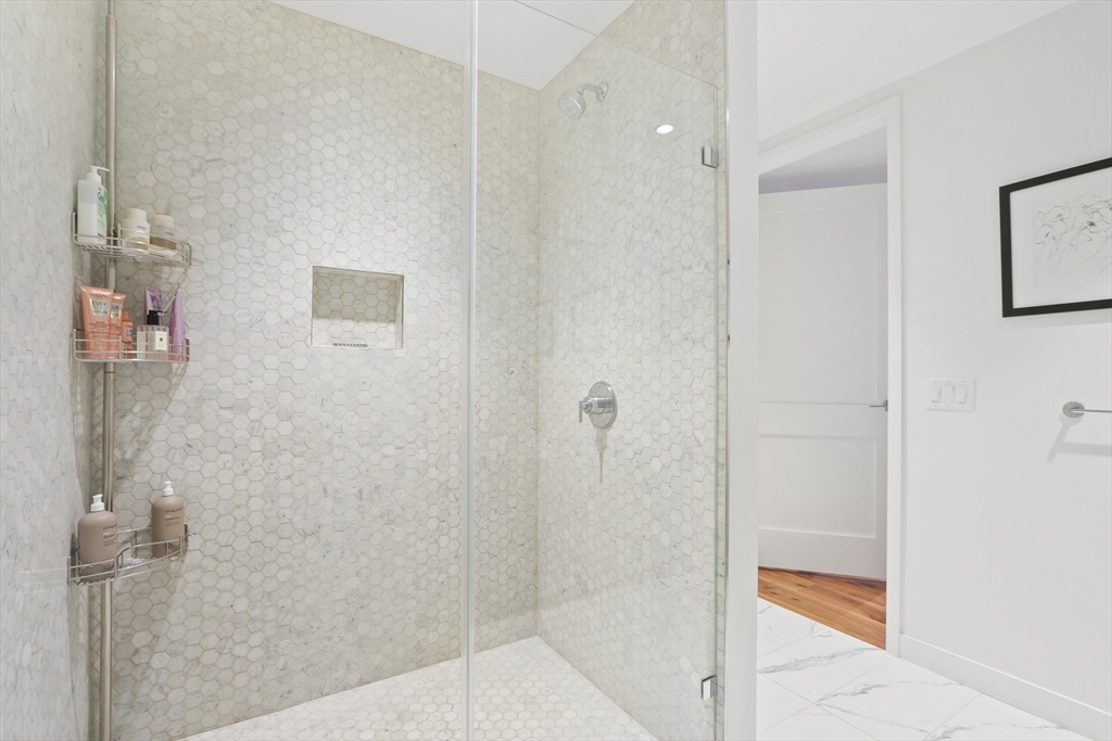 300 Pier 4 Blvd # 3I