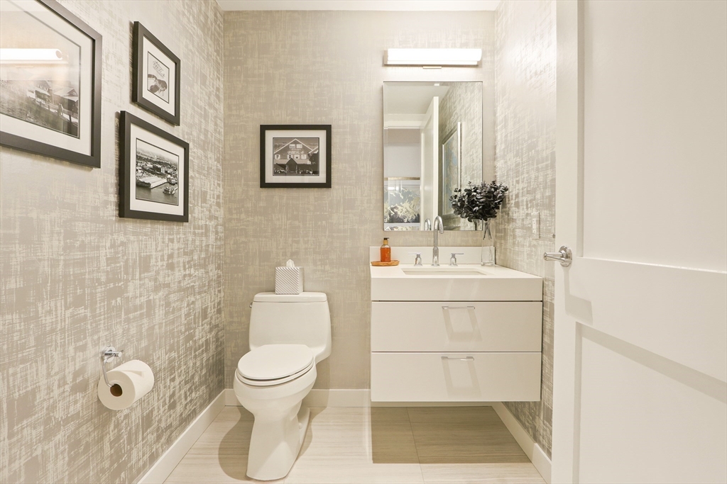 300 Pier 4 Blvd # 3I