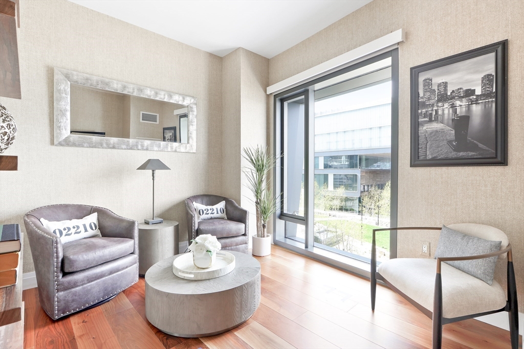 300 Pier 4 Blvd # 3I