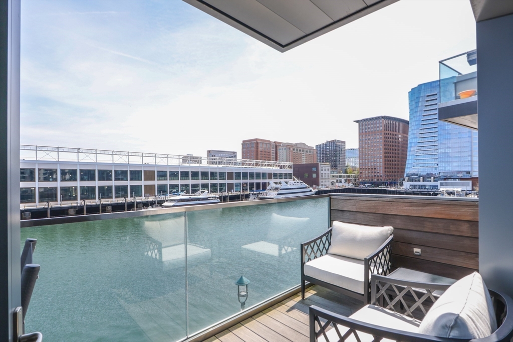 300 Pier 4 Blvd # 3I