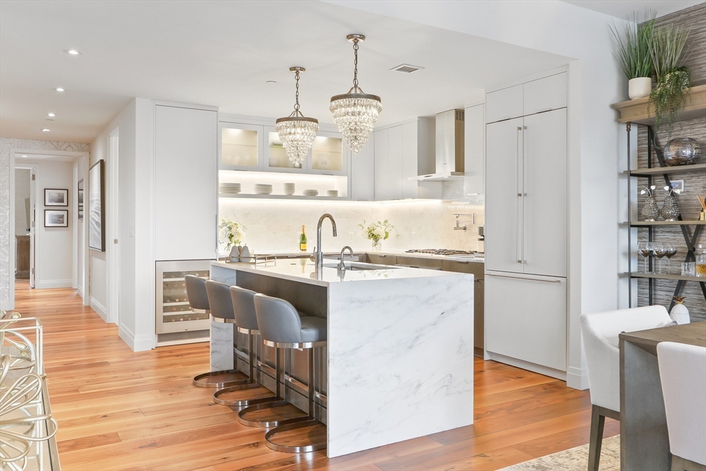 300 Pier 4 Blvd # 3I