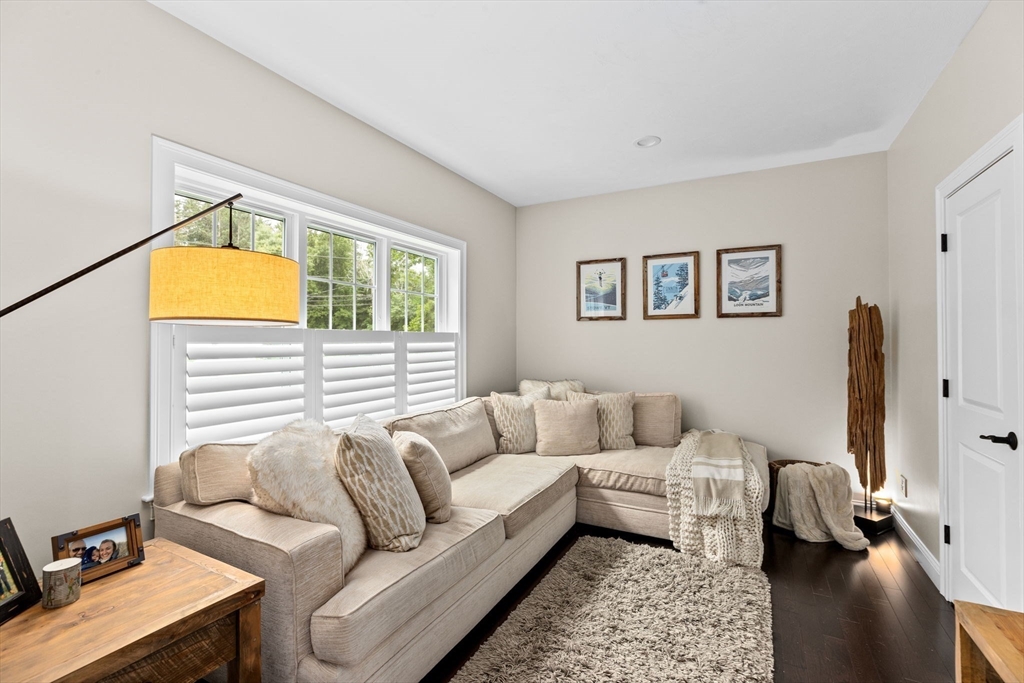 6 Creelman Dr