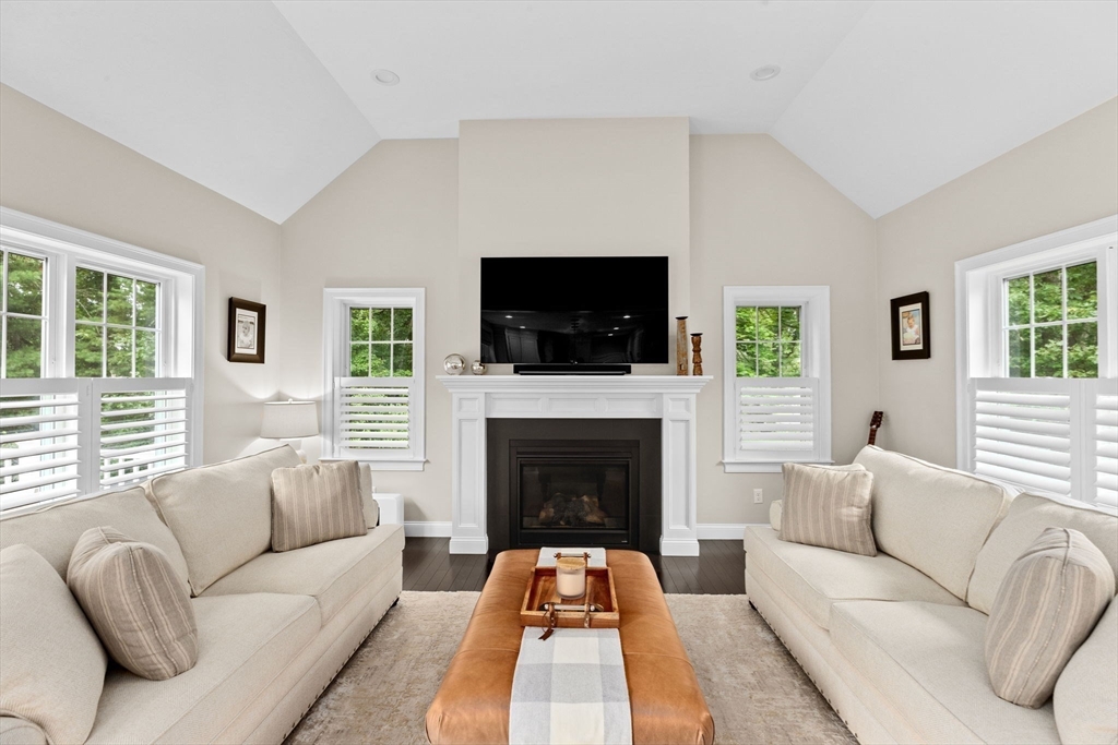 6 Creelman Dr