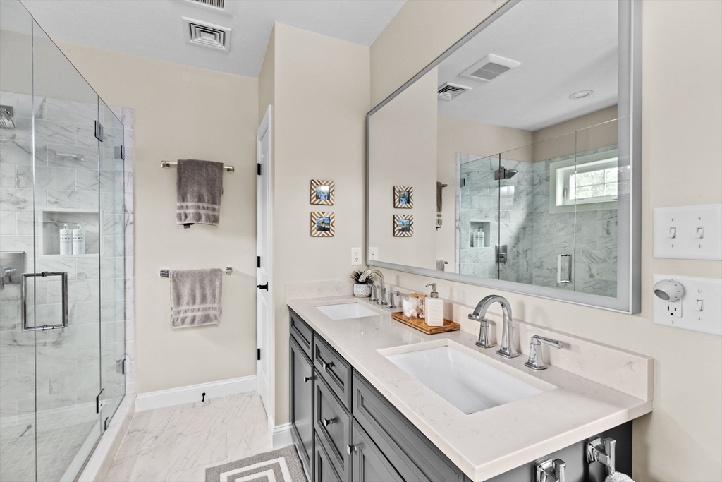 6 Creelman Dr