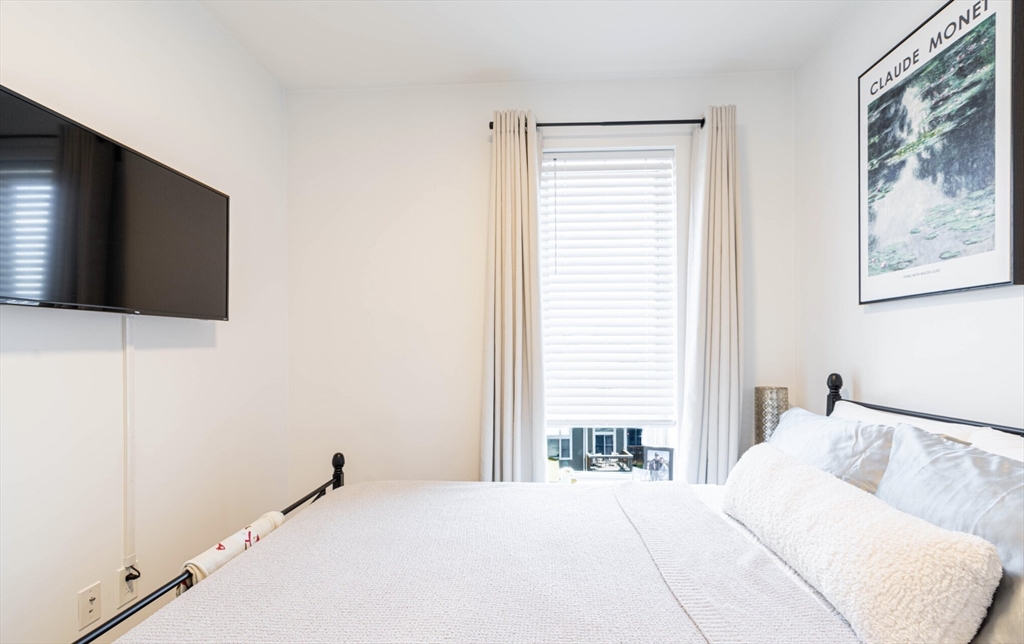 144 Old Colony Ave # 402