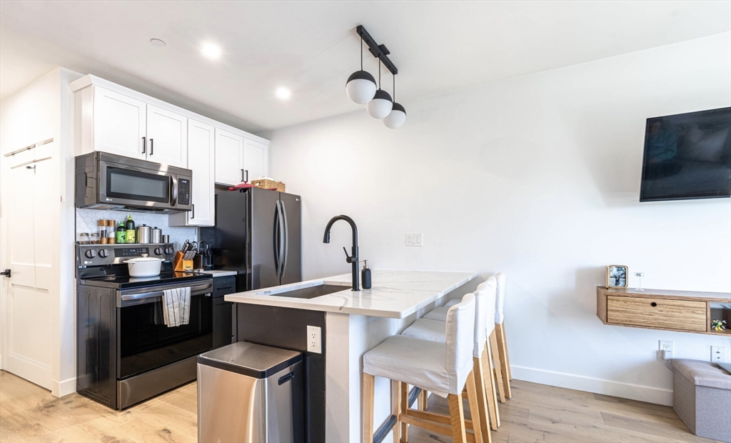 144 Old Colony Ave # 402