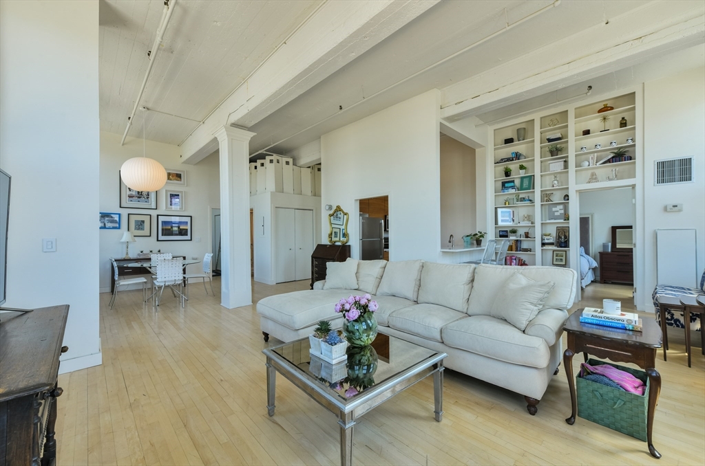 320 W. 2nd Street # 305