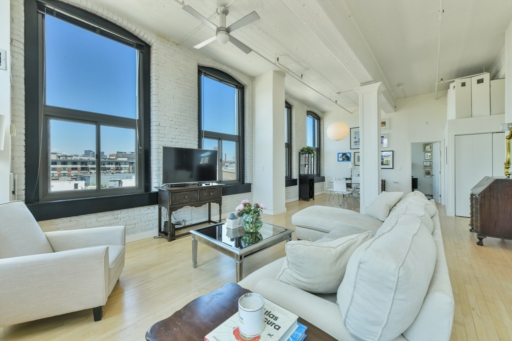 320 W. 2nd Street # 305