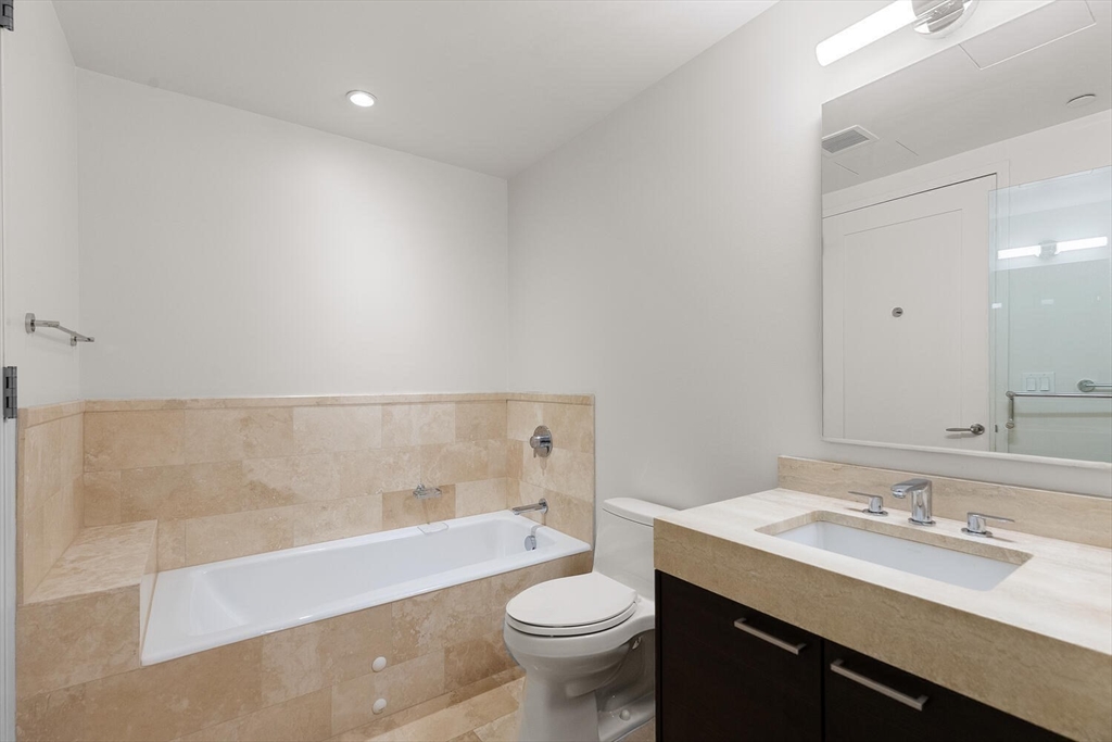 1 Franklin St # 2809