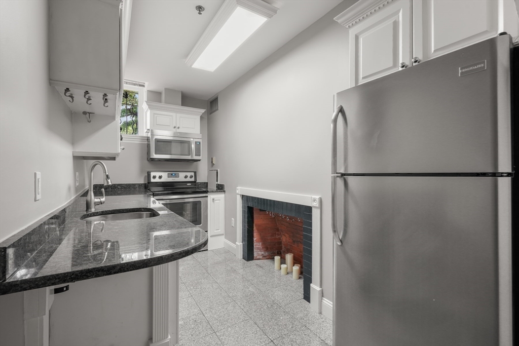 10 Charlesgate E # 1