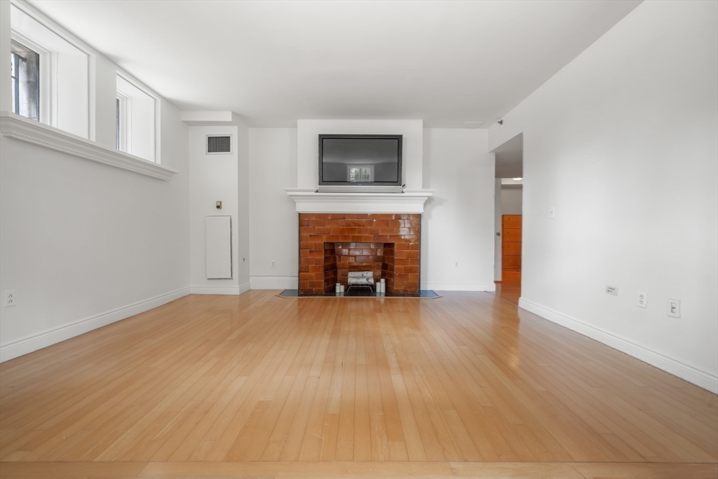 10 Charlesgate E # 1