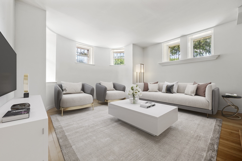 10 Charlesgate E # 1