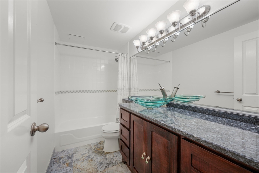 10 Charlesgate E # 1