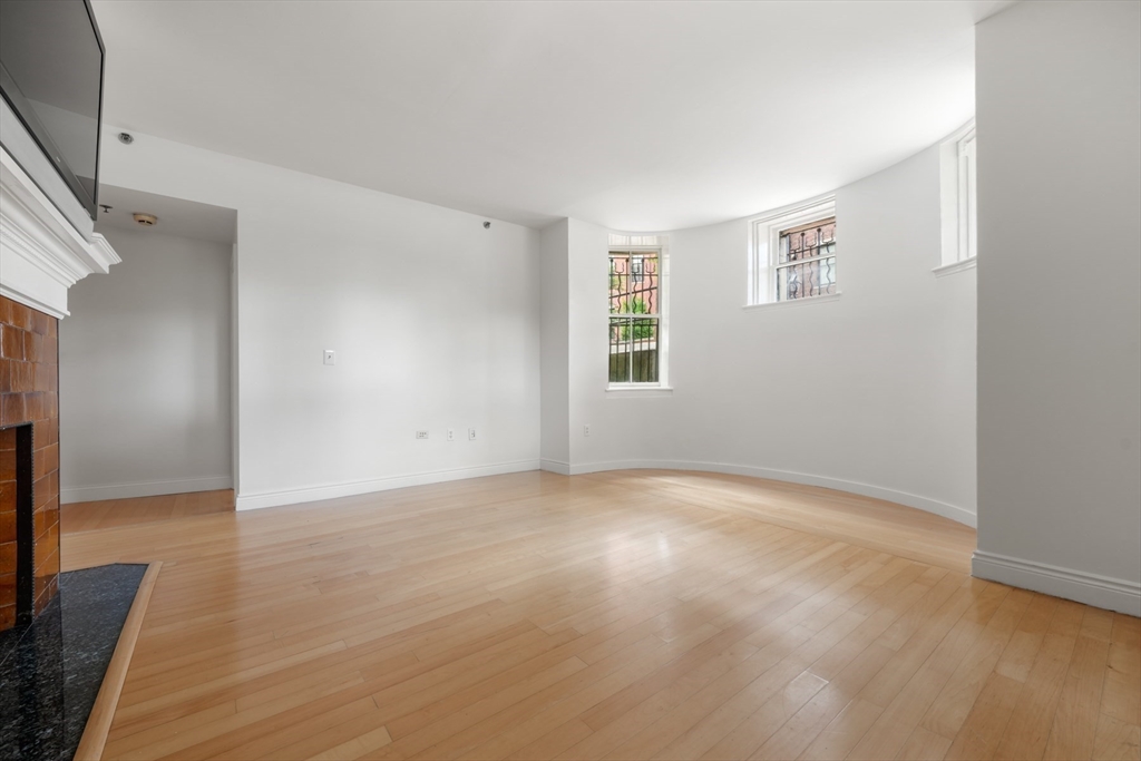 10 Charlesgate E # 1