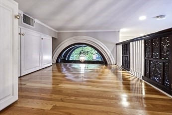 124 Beacon # 1F