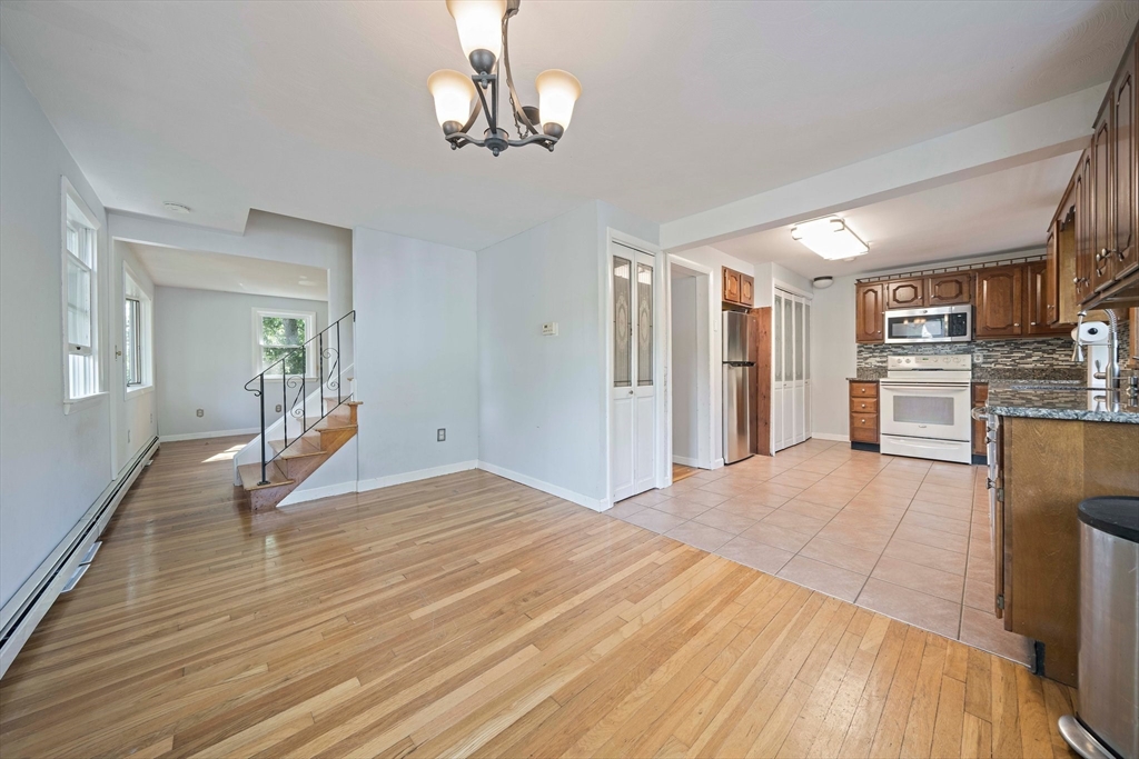452 Forest St